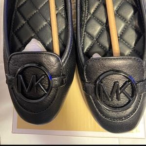MICHAEL KORS LILLIE MOC BLACK LEATHER SIZE 7 new in box